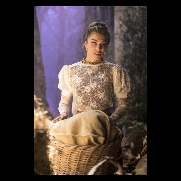 Dentro da novela 'Bom Sucesso', Grazi chegou a interpretar personagens de época que sua mocinha imaginava. Agora a atriz estará em obra de época.
