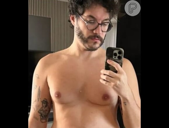 Eliezer foi questionado se tinha posto silicone por causa do tamanho da mama