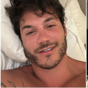 Eliezer explica motivo de tamanho das mama é por causa da ginecomastia