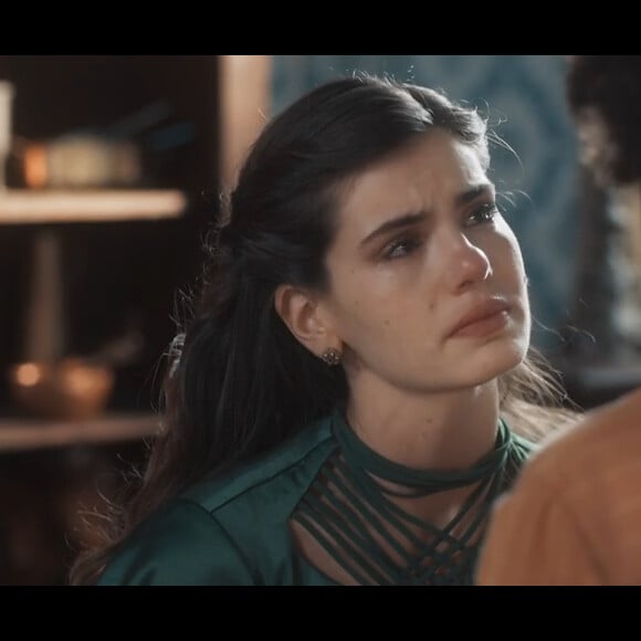 Novela 'Amor Perfeito': no capítulo de quinta-feira, 20 de julho de 2023, Marê (Camila Queiroz) sofre com Gilda (Mariana Ximenes) sendo a nova guardiã de Marcelino (Levi Asaf)