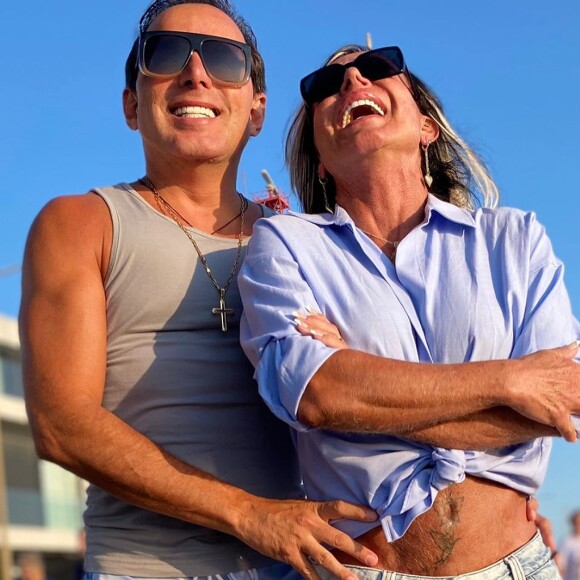 Gretchen mostrou o novo visual nas redes sociais