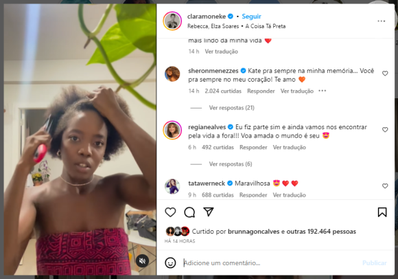 Clara Moneke fez uma publicação antes de mudar de visual para se despedir da Kate de 'Vai na Fé', a atriz surgiu com o seu cabelo natural.