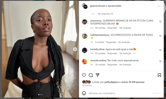 Clara Moneke agora está com o cabelo cheio de tranças e bem longo. Ela mostrou a sua mudança em seu Instagram.