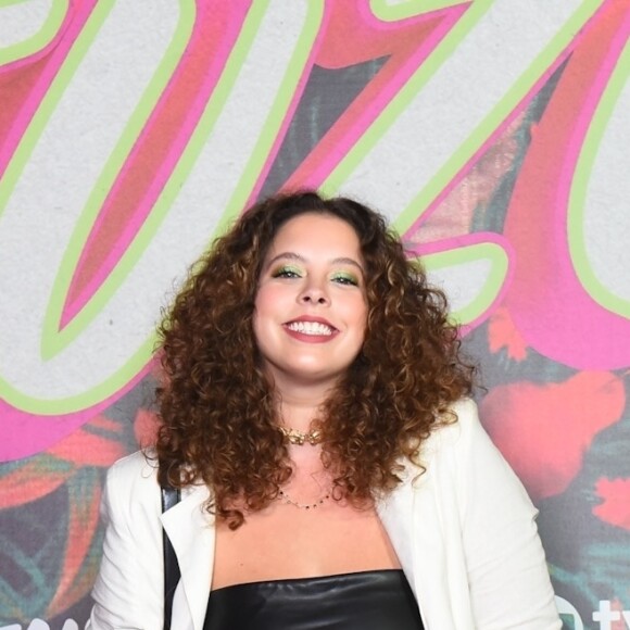 'Fuzuê': Guilhermina Libanio usa vestido preto e blazer branco para compor look para festa de lançamento da novela