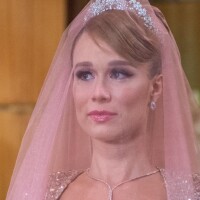 Casamento de Gilda e Orlando em 'Amor Perfeito': cerimônia é marcada por look poderoso da vilã e surpresas
