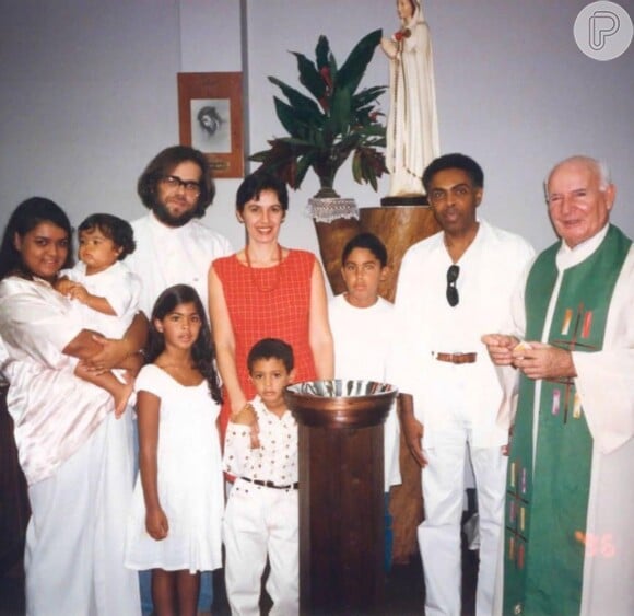 Preta Gil mostrou quando aconteceu o batizado de Francisco Gil com outros integrantes da família pequeninos. Uma fofura!