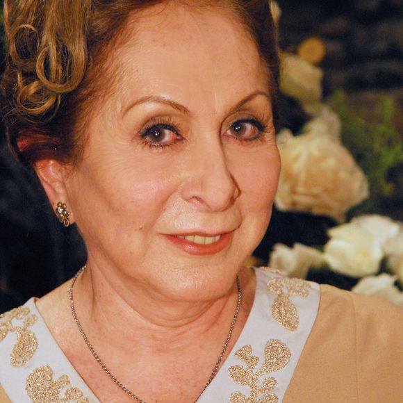 'Tia Aracy Balabanian, sentiremos muita saudades do seu abraço amoroso e do seu cheiro maravilhoso!', concluíram os sobrinhos em carta aberta