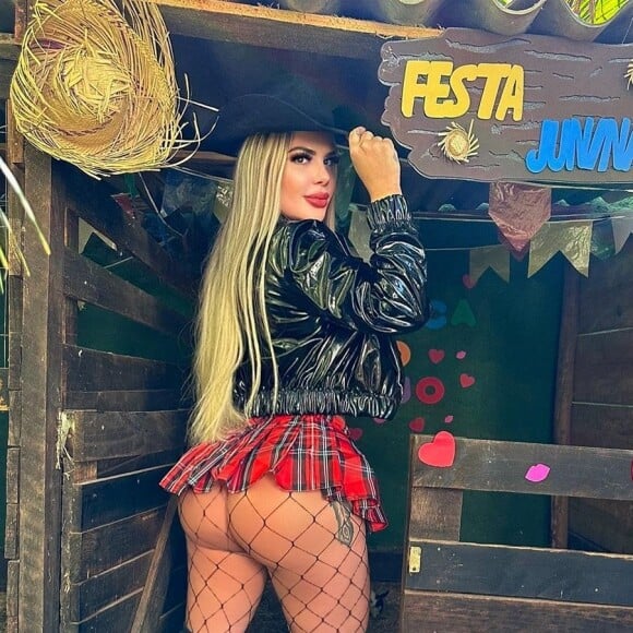 Denise Rocha também está presente nas plataformas de venda de imagens eróticas