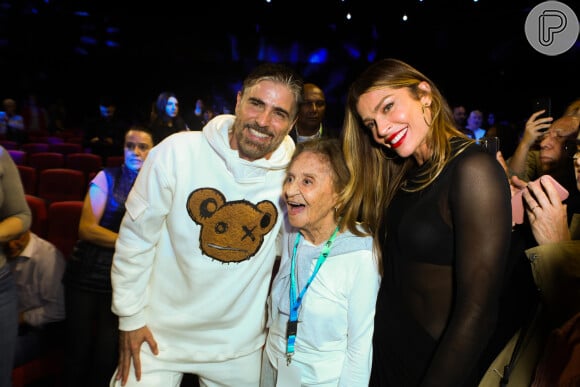 Grazi Massafera e Reynaldo Gianecchini foram para Gramados e se encontraram com Laura Cardoso que foi homenageada no Festival de Cinema