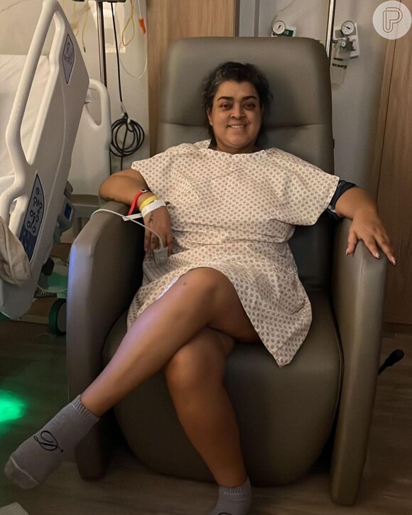 Preta Gil aparece viva e na cama de hospital em foto compartilhada nas suas redes sociais após cirurgia de retirada de tumor