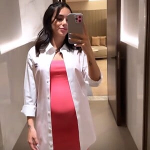 Assim como todas as mulheres, Bruna Biancardi, na Arábia Saudita, não pode andar com ombros e joelhos à mostra