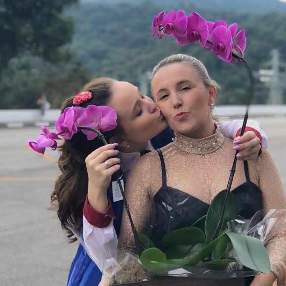 Mãe de Larissa Manoela teria dito: 'Se precisar, eu quebro outro dente'