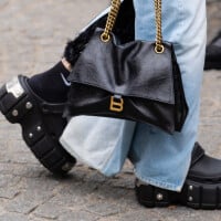 Crocs: Como usar a sandália que foi de polêmica da moda a ícone fashion?