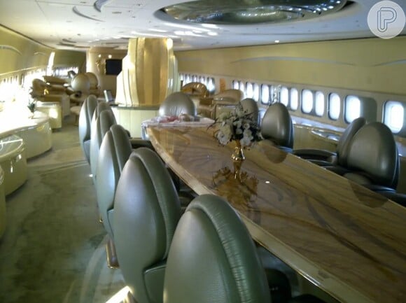 Avião que levou Neymar à Arábia Saudita tem capacidade para 400 passageiros