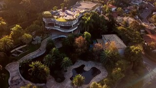 Obras de Niemeyer e paisagismo de Burle Marx: mansão de R$ 70 milhões de ex-banqueiro preso tem destino misterioso