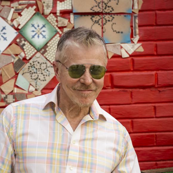 Miguel Falabella explicou que se sentiu mal após tentar se apresentar com febre