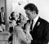 Elizabeth Taylor se casou pela primeira vez com Richard Burton e teve seu vestido de noiva desenhado por Irene Sharaff.