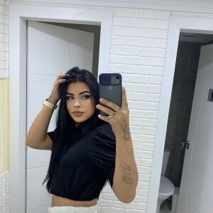 Sophia Barclay disse que Neymar e Pedro Scooby tiveram relações sexuais entre si durante a suposta festa