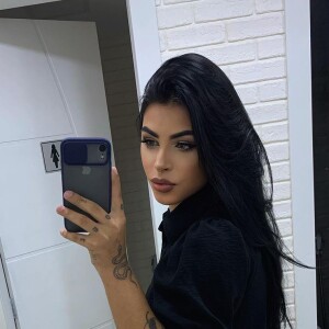 Sophia Barclay garante ter entrado no 'dark room' na companhia de Neymar, Scooby e mais uma amiga, que também é mulher trans