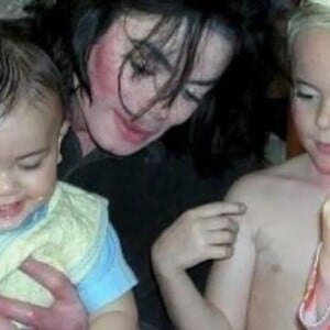 Paris Jackson, Prince Michael e Michael Joseph são os filhos de Michael Jackson