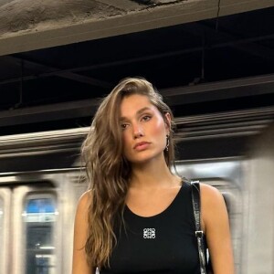 Sasha Meneguel trabalha como modelo há anos e mora em Nova York
