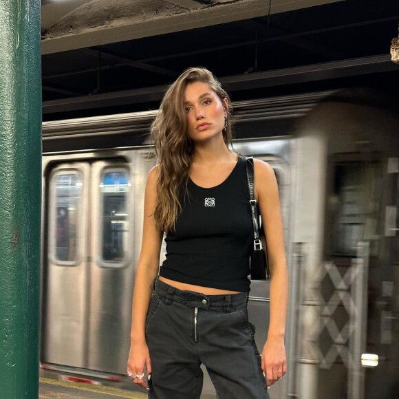 Sasha Meneguel trabalha como modelo há anos e mora em Nova York