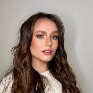 Larissa Manoela usa look inspirado no filme 'Trolls 3 - Juntos Novamente' no The Town, por conta de parceria com a Universal Studios para divulgar o filme