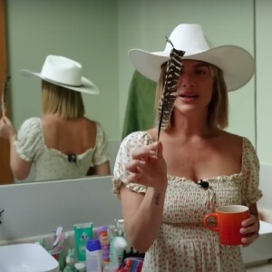 Giovanna Ewbank também mostra as peculiaridades que acha no banheiro do Rancho da Montanha