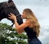 Grazi Massafera revela estar aprendendo a cavalgar para 'Dona Beija': 'Dia de trabalho. Preparação: terceiro turno do dia'