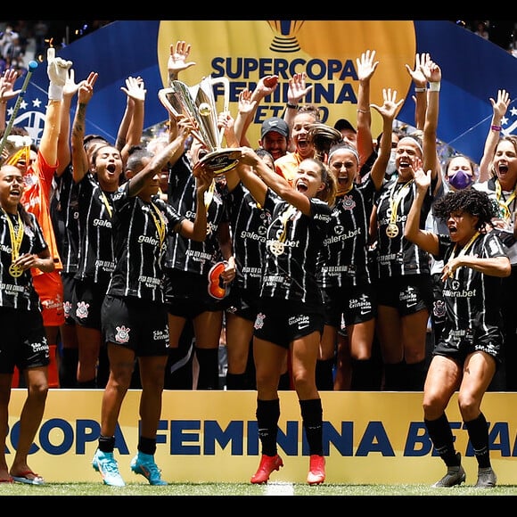 Globo vai passar a final do Campeonato Brasileiro Feminino 2023 entre Corinthians e Ferroviária. Em 2022, Corinthians venceu o torneio e a Supercopa Feminina (foto)