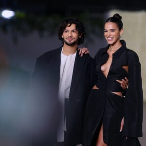 Bruna Marquezine brilhou com Xolo Maridueña no filme 'Besouro Azul'