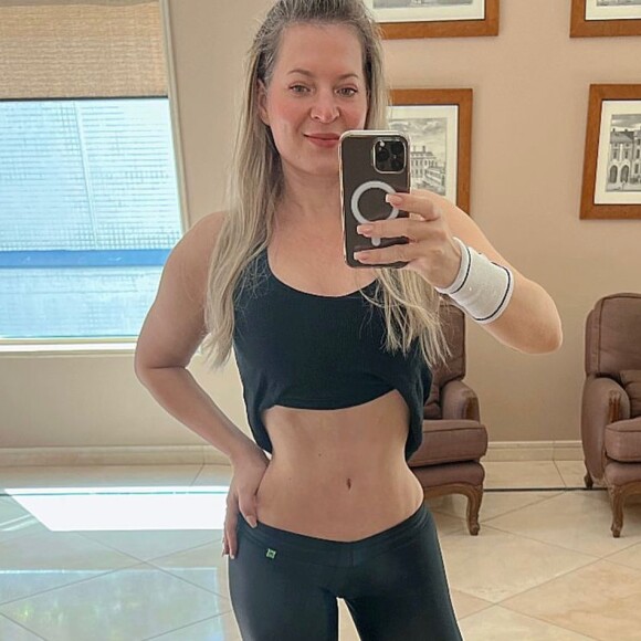 Joice Hasselmann foi acusada de usar Photoshop em fotos para exibir emagrecimento