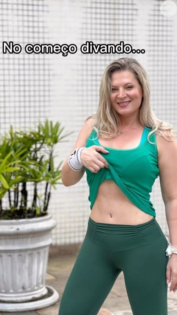 Joice Hasselmann exibe a barriga chapada com frequência na web