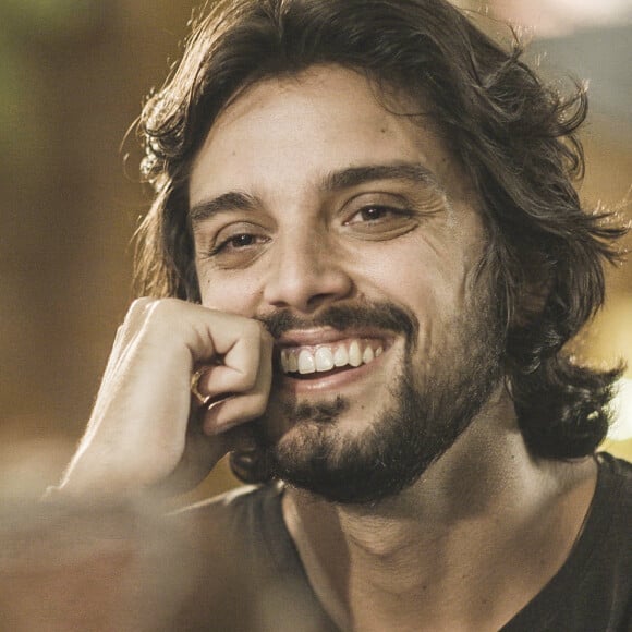 Rodrigo Simas pediu para deixar o elenco da novela 'Renascer', onde seria o José Venâncio