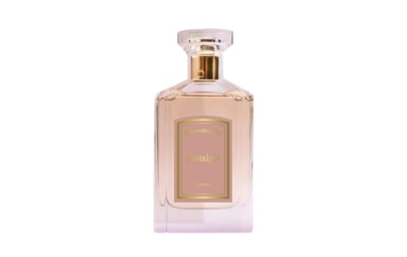 Perfume Nostalgia, da Granado, equilibra tradição e contemporaneidade e conta com notas de topo cítricas e especiadas e corpo floral envolvente e elegante de flores brancas e rosas