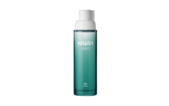 Perfume Kaiak Aero, da Natura, combina o acorde tônico com a lavanda e a peônia, dando origem a uma explosão de frescor e feminilidade