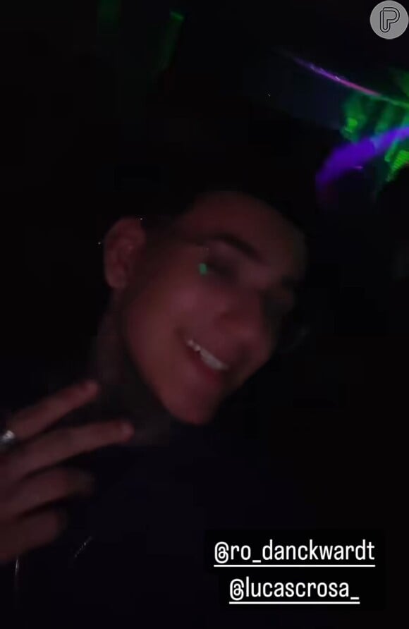 Filho de Andressa Urach, Arthur, compartilha vídeo se divertindo, ao som de funk, com seus amigos em uma festa após a mãe realizar cirurgia de emergência