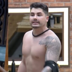 Cariúcha expõe possível homofobia de Lucas fora de 'A Fazenda'