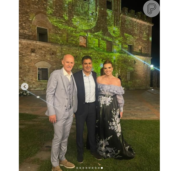 Taffarel no casamento da filha usou um look a rigor com terno, colete e calça de alfaitaria azul claro