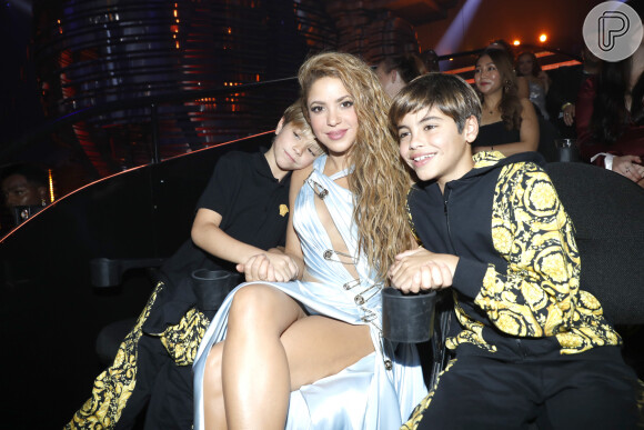 Shakira nega se sentir feliz após se separar de Gerard Piqué por conta de traição