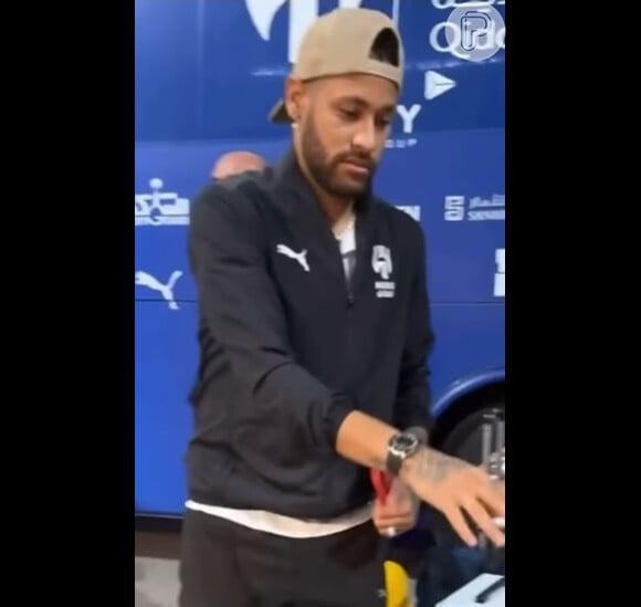 Neymar e Bruna Biancardi passaram a andar sem aliança após flagra do jogador