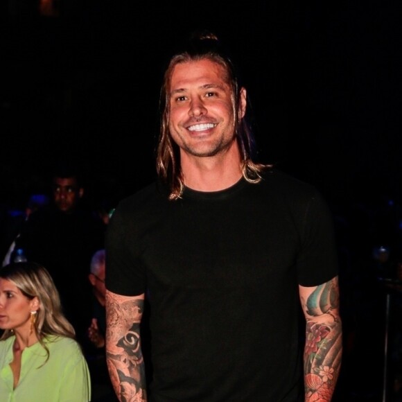 Dado Dolabella reagiu após rumor de crise no namoro com Wanessa Camargo: 'Quer checar por que vizinhos falam sobre a vida alheia? Acho que é porque a vida deles deve ser muito chata'