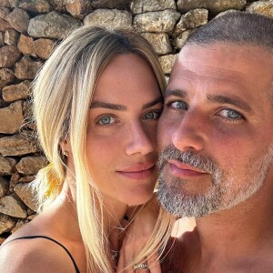 Giovanna Ewbank e Bruno Gagliasso fizeram selfie romântica em Ibiza