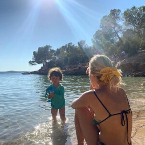 Giovanna Ewbank também postou foto com o filho caçula, Zyan