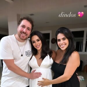 Bruna Biancardi compartilhou uma foto com os padrinhos da bebê Mavie e detalhe chamou atenção por poder indicar que influencer terminou namoro com Neymar