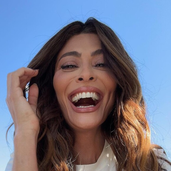 Juliana Paes utilizou as redes sociais, na tarde desta segunda-feira (02), para prestar esclarecimentos aos fãs