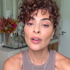 Juliana Paes apareceu visivelmente emocionada e fez um apelo para quem cria esse tipo de fake news: 'Não façam isso porque só complica mais a saúde mental'