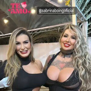 Andressa Urach também reencontrou Sabrina Boing Boing, responsável por sua tatuagem anal