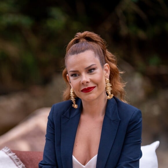 Fernanda Souza é quem comanda o novo reality sensação da Netflix: 'Ilhados com a Sogra'