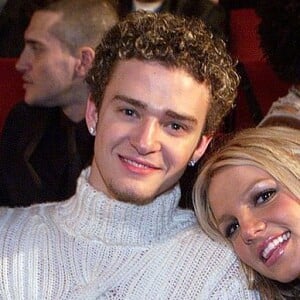 Britney Spears deu alguns detalhes sobre namoro com Justin Timberlake em livro